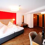 Garni Alpenland Hotel 4*