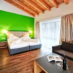 Hotel Garni Alpenland Ischgl