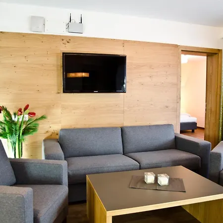 Garni Alpenland فندق 4*