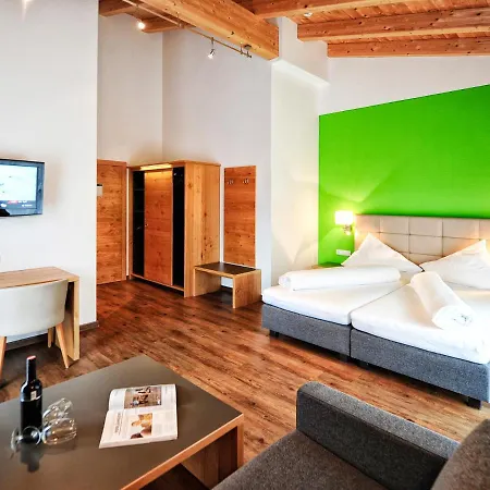 Garni Alpenland Szálloda 4*
