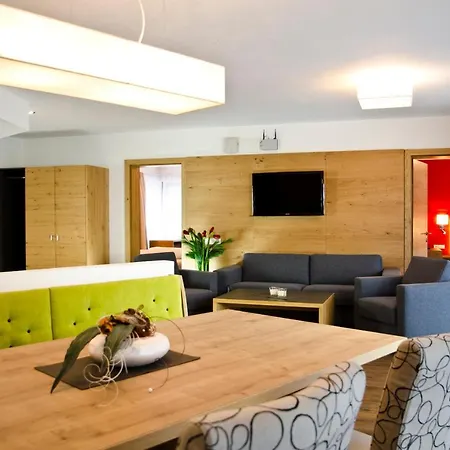 Hotel Garni Alpenland Ischgl